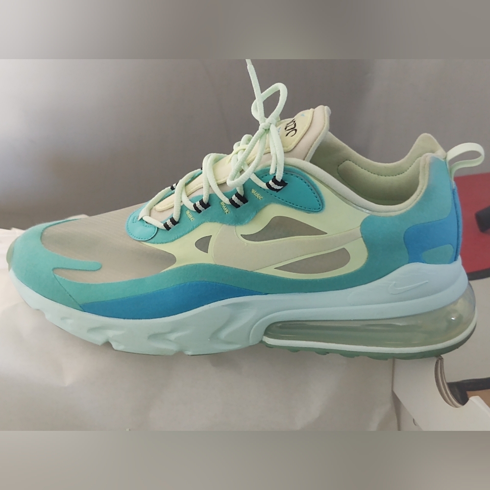 Nike Air Max 270 React Hyper Jade Frosted Spruce-Volt
